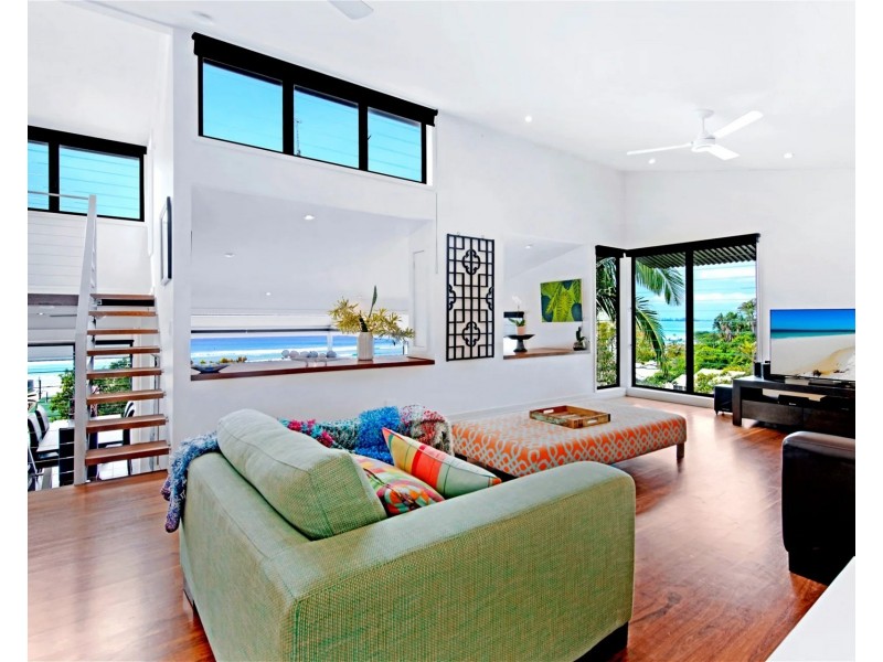 2/5 Barker Street, Currumbin QLD 4223