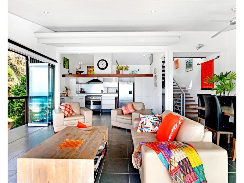 2/5 Barker Street, Currumbin QLD 4223