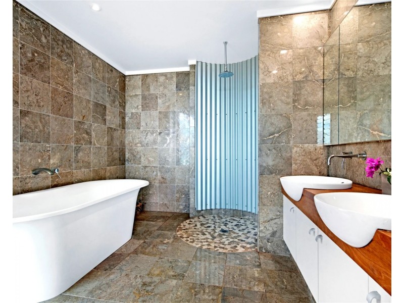 2/5 Barker Street, Currumbin QLD 4223