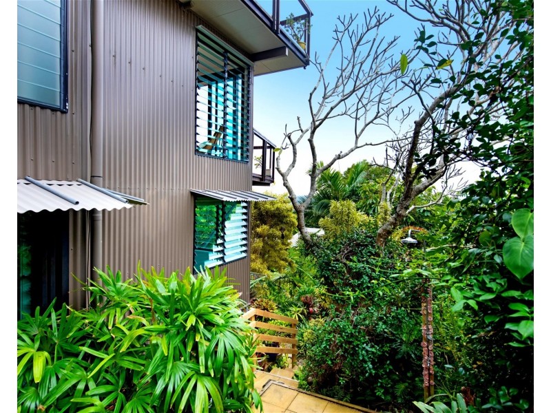 2/5 Barker Street, Currumbin QLD 4223