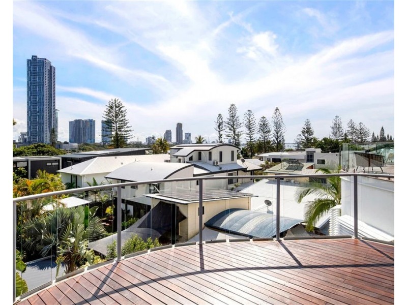 2/42 Tedder Ave, Main Beach QLD 4217