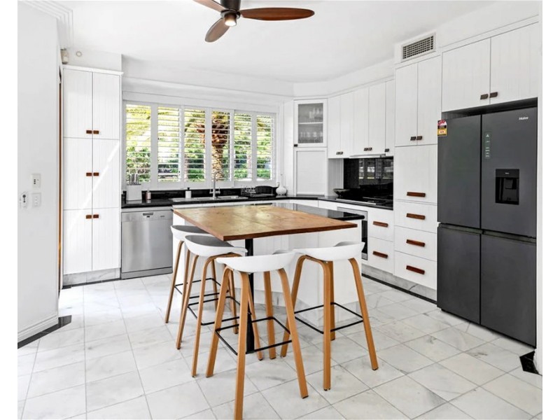 2/42 Tedder Ave, Main Beach QLD 4217