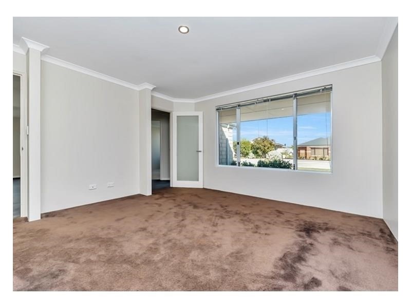 11 Eglinton Terrace, Dudley Park WA 6210