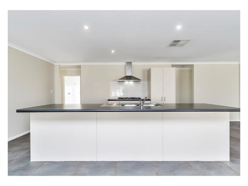 11 Eglinton Terrace, Dudley Park WA 6210