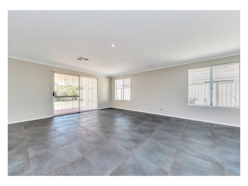 11 Eglinton Terrace, Dudley Park WA 6210