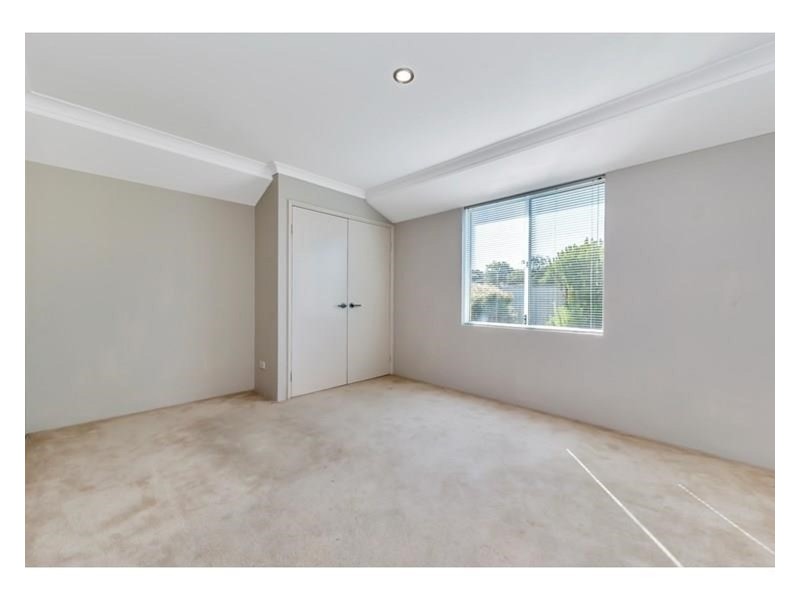 11 Eglinton Terrace, Dudley Park WA 6210