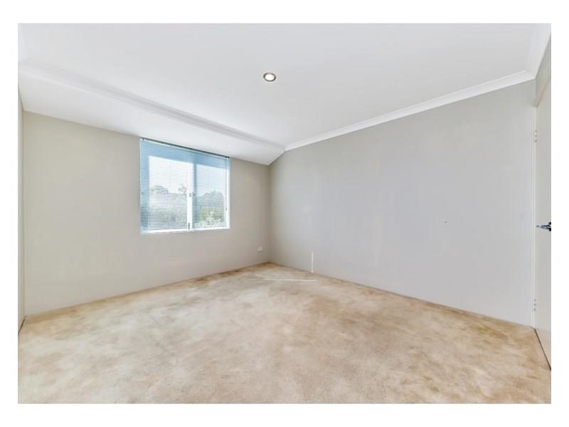 11 Eglinton Terrace, Dudley Park WA 6210