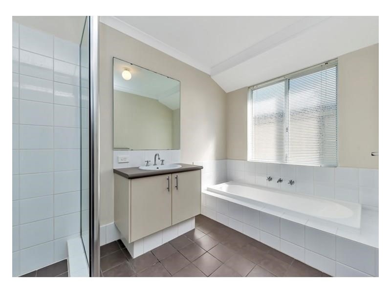 11 Eglinton Terrace, Dudley Park WA 6210