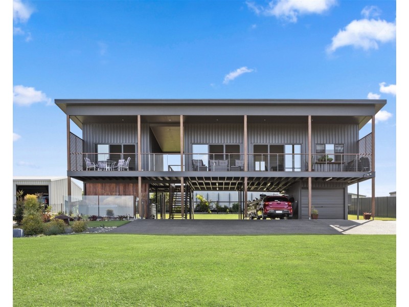 51 Windjammer Circuit, River Heads QLD 4655