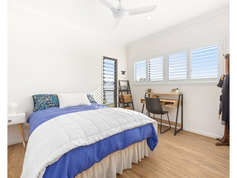 51 Windjammer Circuit, River Heads QLD 4655