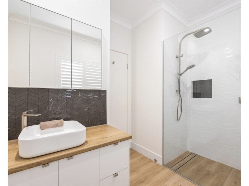 51 Windjammer Circuit, River Heads QLD 4655