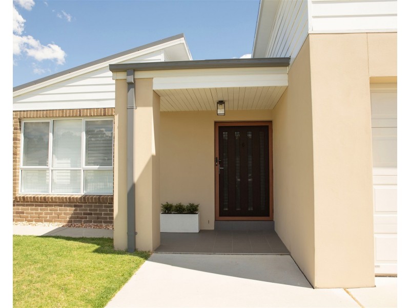 6 Viola Place, Orange NSW 2800