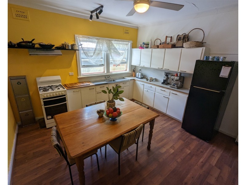 32 Gobondery Street, Trundle NSW 2875