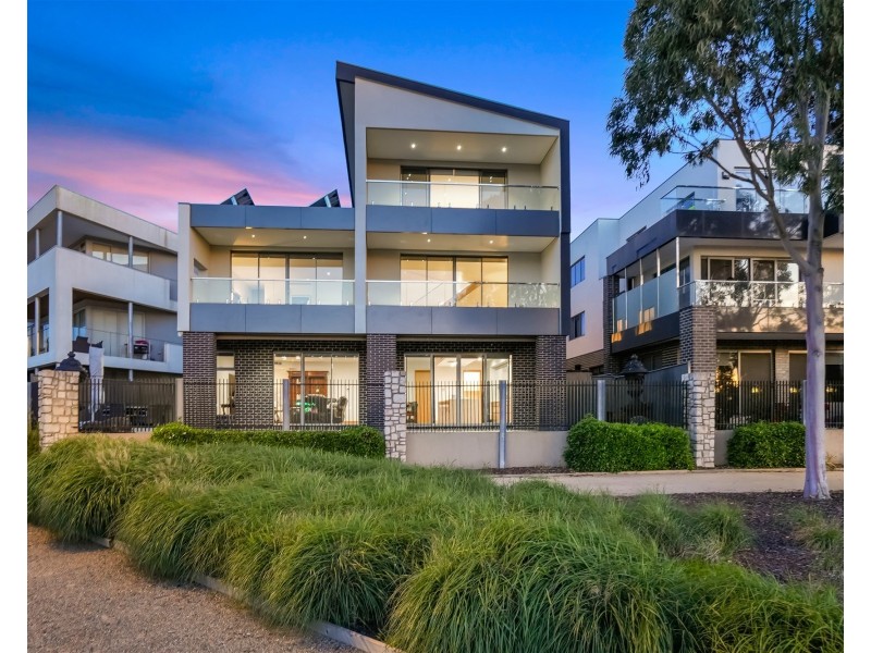 13 The  Strand, Caroline Springs VIC 3023