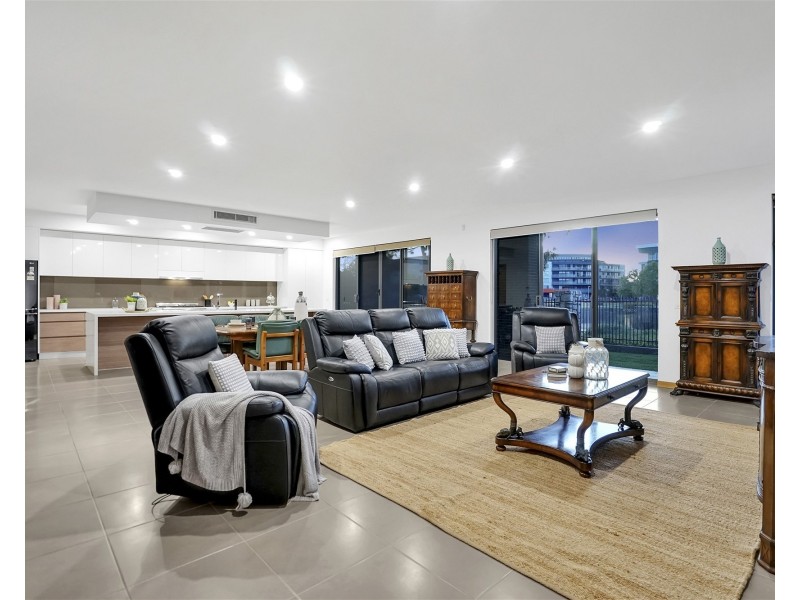 13 The  Strand, Caroline Springs VIC 3023
