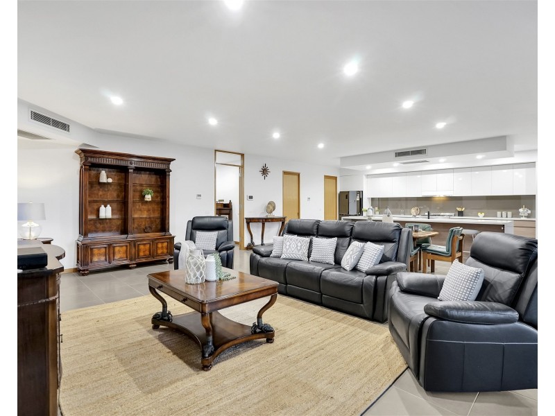 13 The  Strand, Caroline Springs VIC 3023
