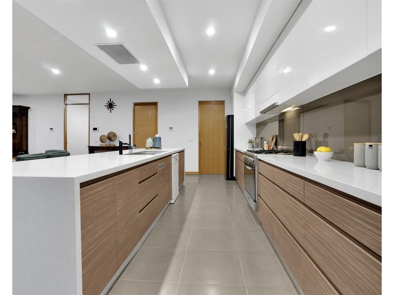 13 The  Strand, Caroline Springs VIC 3023