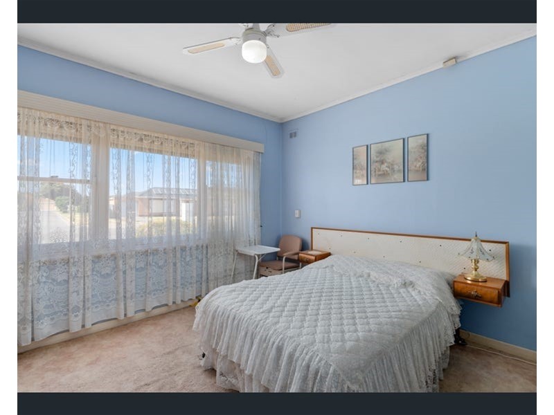 17 McAllan Avenue, Seaton SA 5023