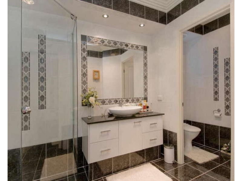 37 Royal Links Drive, Robina QLD 4226