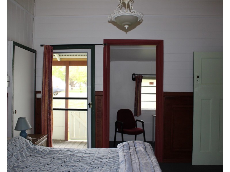 68 Scott Street, Tenterfield NSW 2372