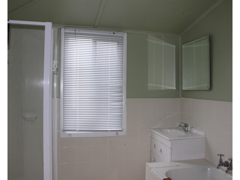 68 Scott Street, Tenterfield NSW 2372