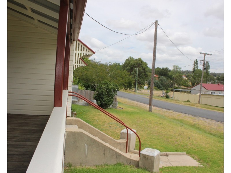 68 Scott Street, Tenterfield NSW 2372