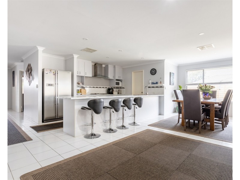 49 Carissa Turn, Halls Head WA 6210