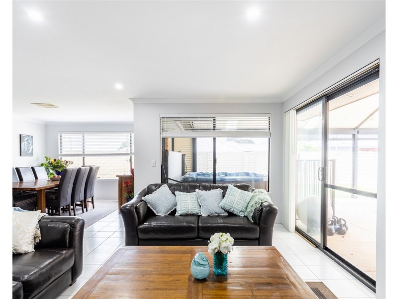 49 Carissa Turn, Halls Head WA 6210
