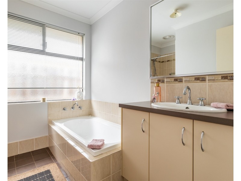 49 Carissa Turn, Halls Head WA 6210