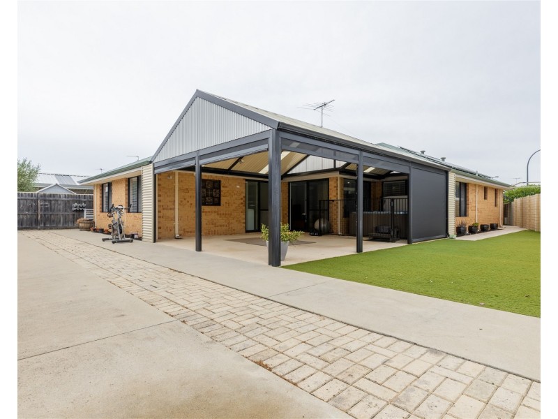 49 Carissa Turn, Halls Head WA 6210