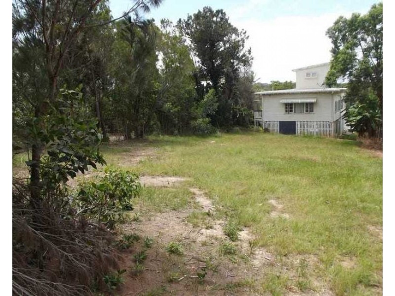 11 Camena Street, Macleay Island QLD 4184