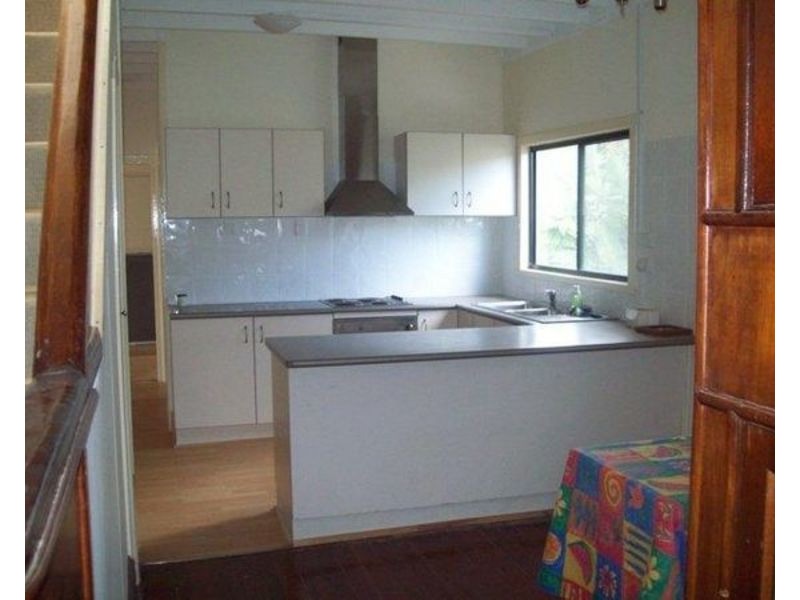 11 Camena Street, Macleay Island QLD 4184