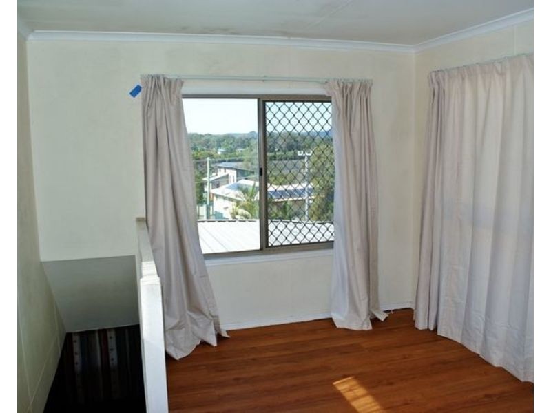 11 Camena Street, Macleay Island QLD 4184