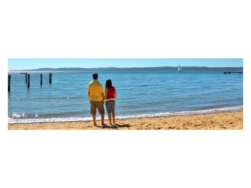 11 Camena Street, Macleay Island QLD 4184