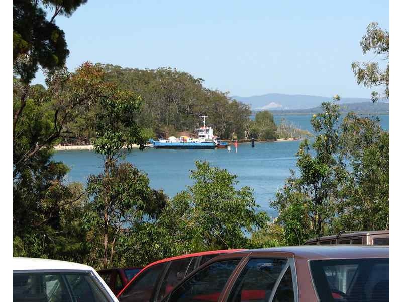 11 Camena Street, Macleay Island QLD 4184