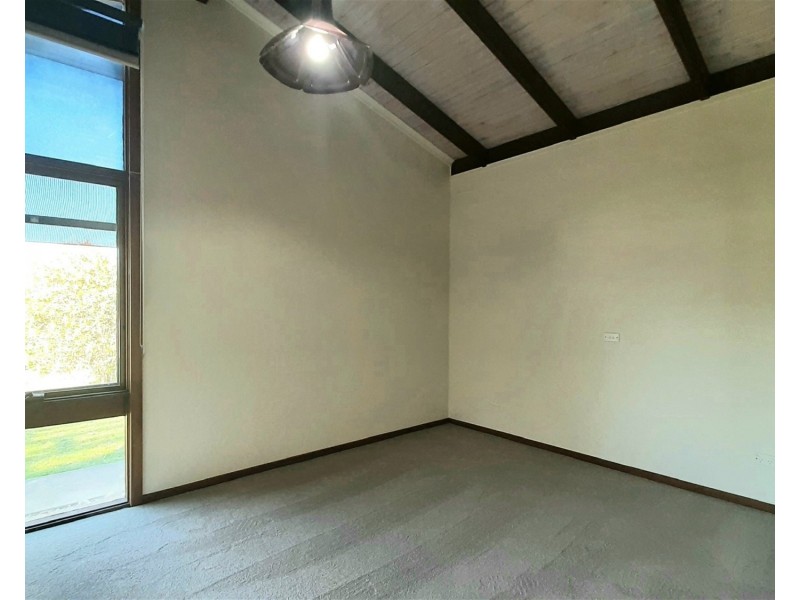 8  Endeavour Court, Lakes Entrance VIC 3909