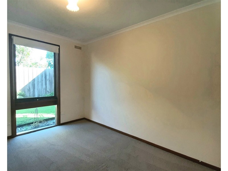 8  Endeavour Court, Lakes Entrance VIC 3909