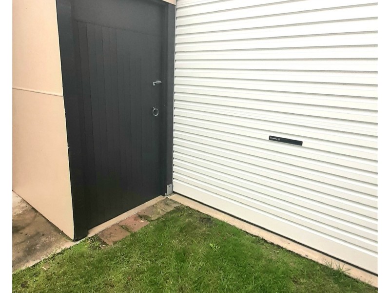 8  Endeavour Court, Lakes Entrance VIC 3909