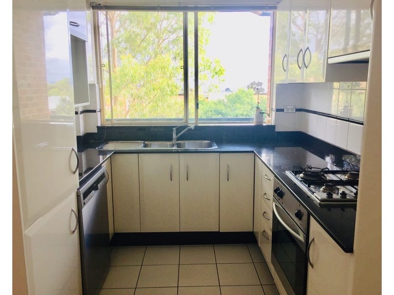13/6-12 Mansfield Avenue, Caringbah NSW 2229