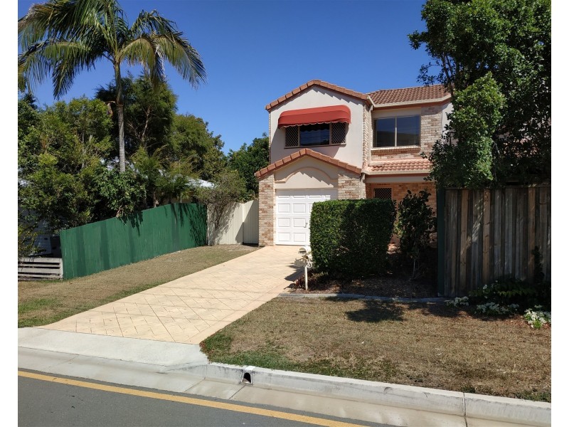 1/14 Phillip St, Labrador QLD 4215