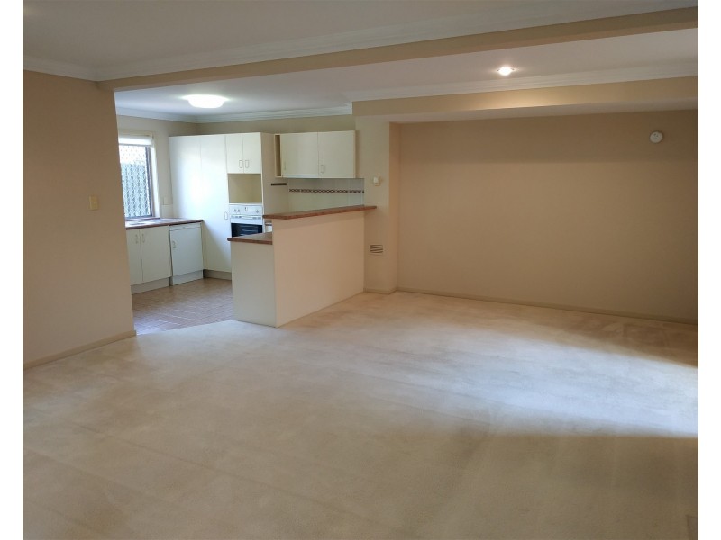 1/14 Phillip St, Labrador QLD 4215