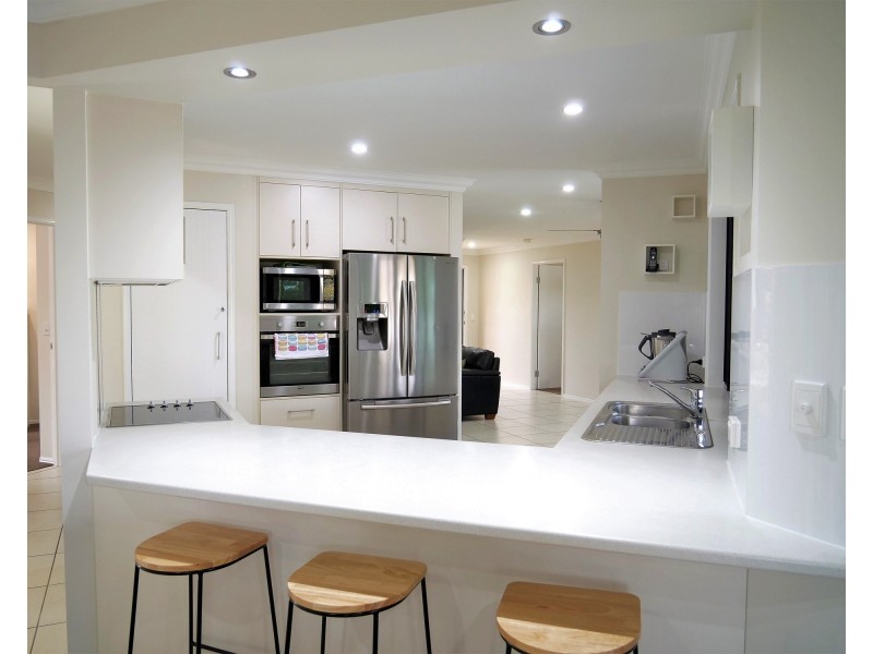 43 Robina Drive, Avoca QLD 4670