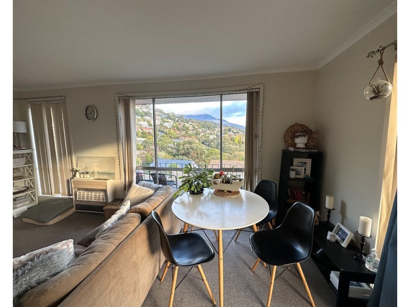 2/6 Dalkeith court, Sandy Bay TAS 7005