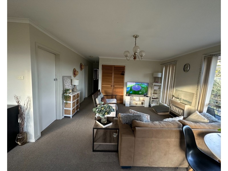 2/6 Dalkeith court, Sandy Bay TAS 7005