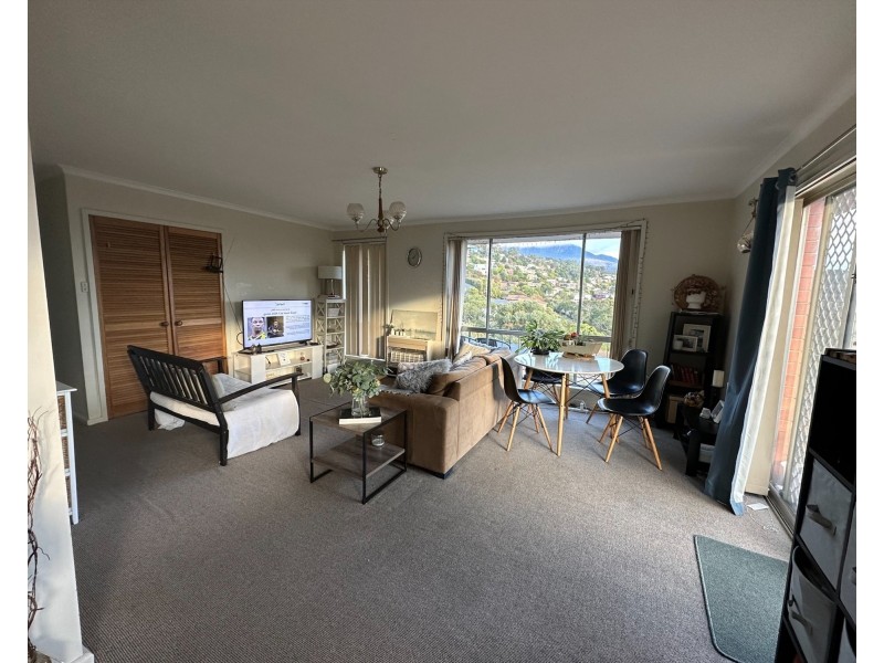 2/6 Dalkeith court, Sandy Bay TAS 7005