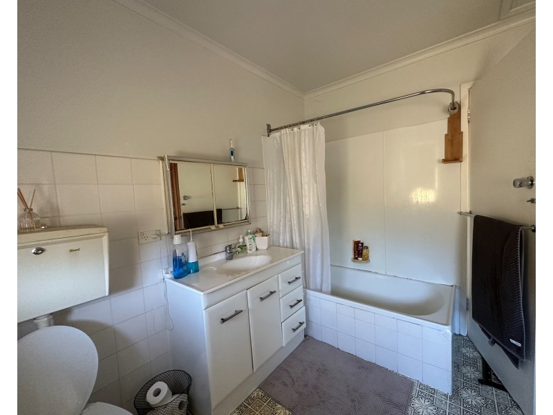 2/6 Dalkeith court, Sandy Bay TAS 7005