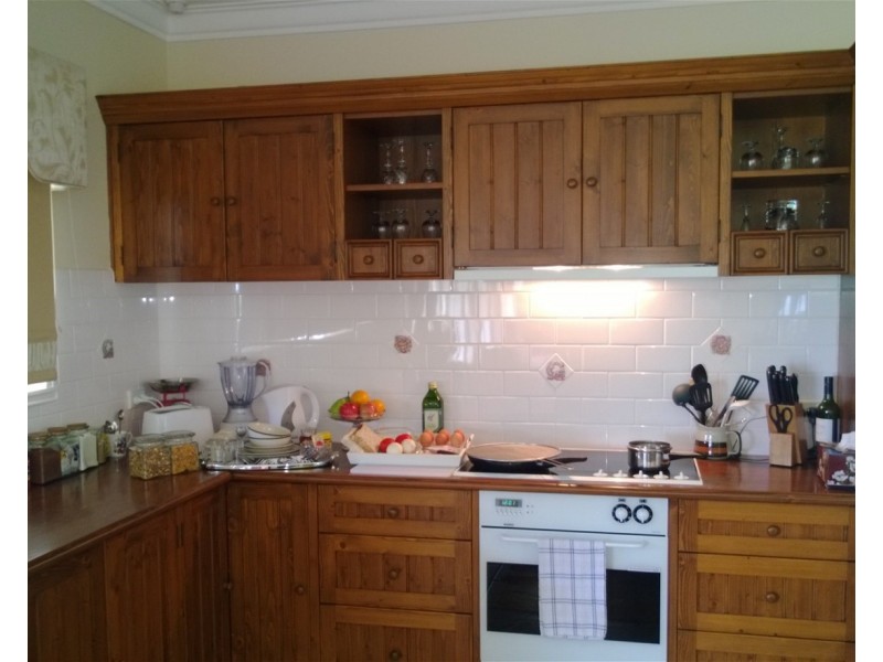 77  Leslie Road, Gisborne VIC 3437