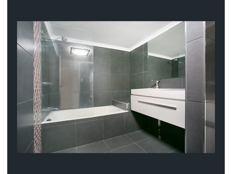 11/98  Seagull Ave, Mermaid Beach QLD 4218