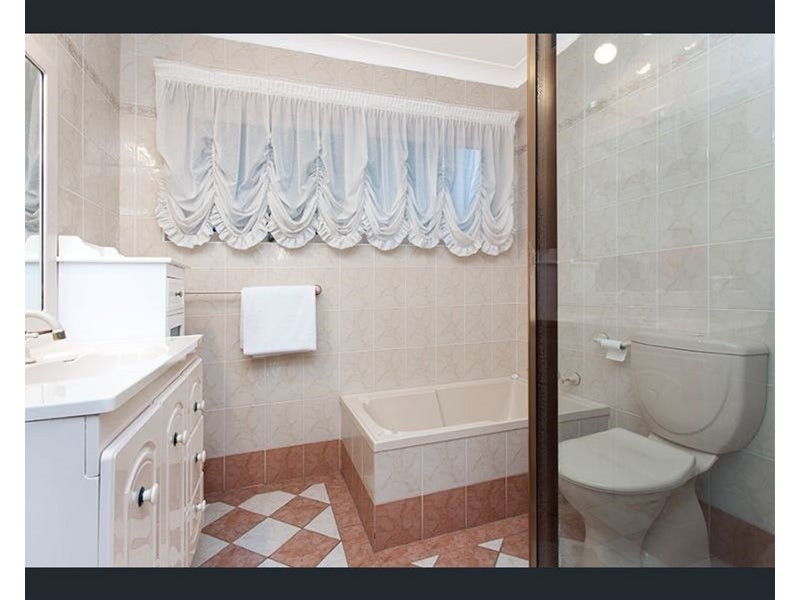 73 Riverview Ave, Kyle Bay NSW 2221