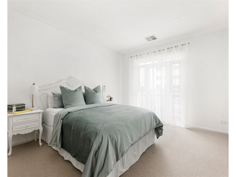69 Esplanade East, Port Melbourne VIC 3207